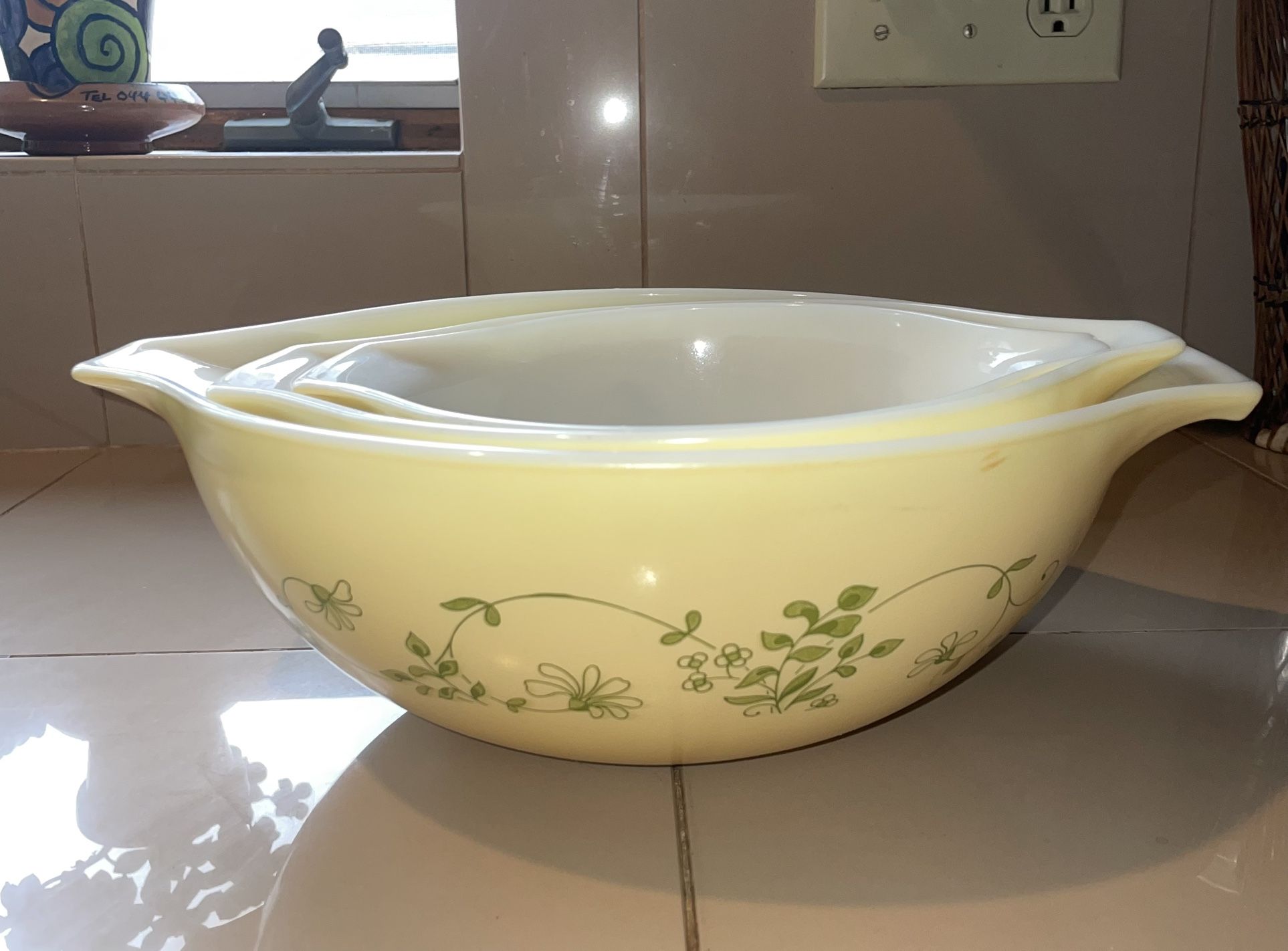 Vintage Pyrex Mixing Bowls - Shenandoah Cinderella