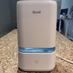  Levoit 4L Humidifier & Essential Oil Diffuser