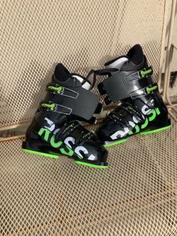 Ski boots 5-6