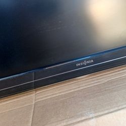   42 INCH.    INSIGNIA LCD HDTV 