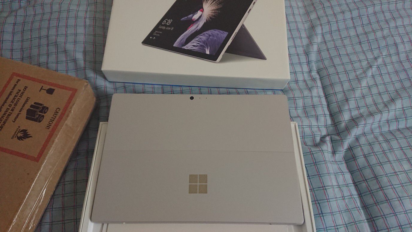 Microsoft Surface Pro (5th Generation)