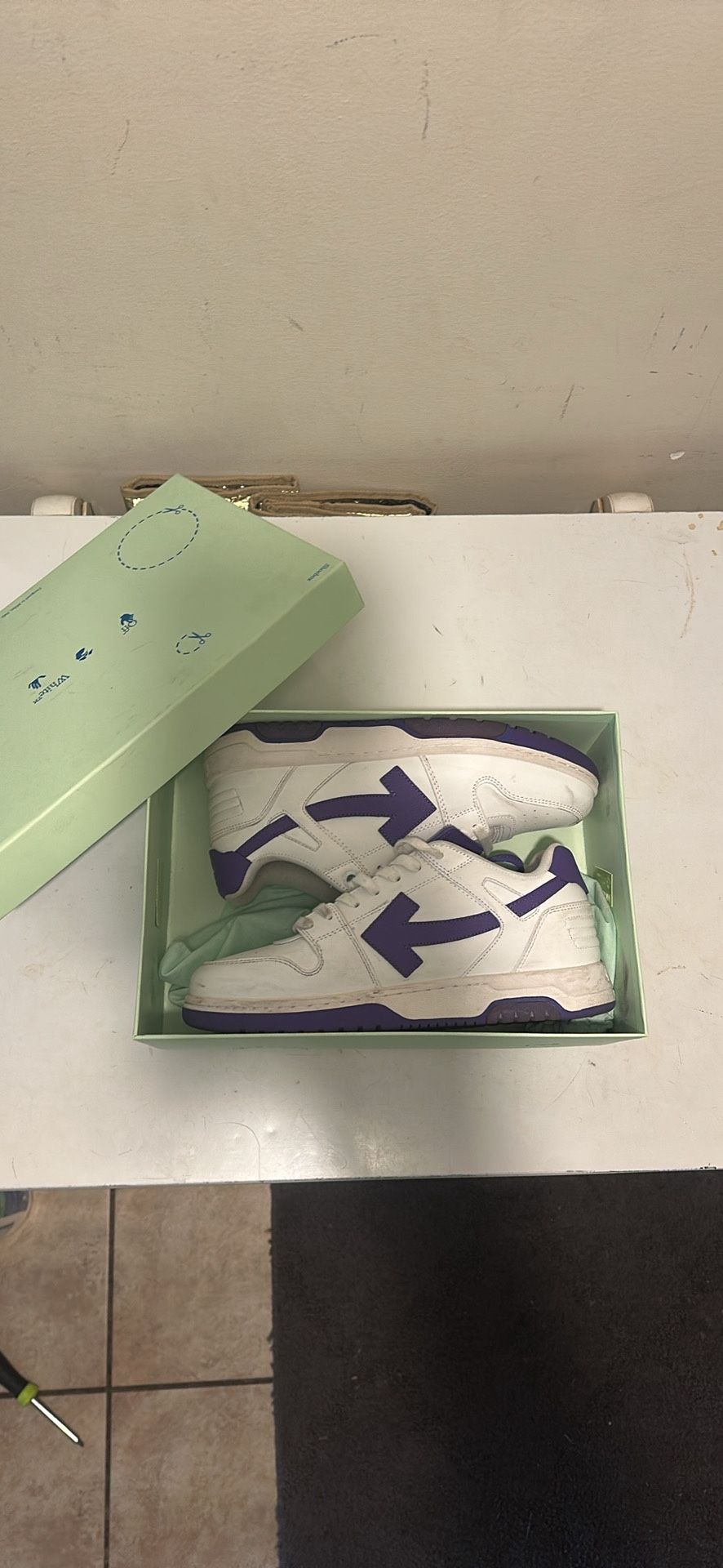 OFF-WHITE Out Of Office “OOO” Low tops