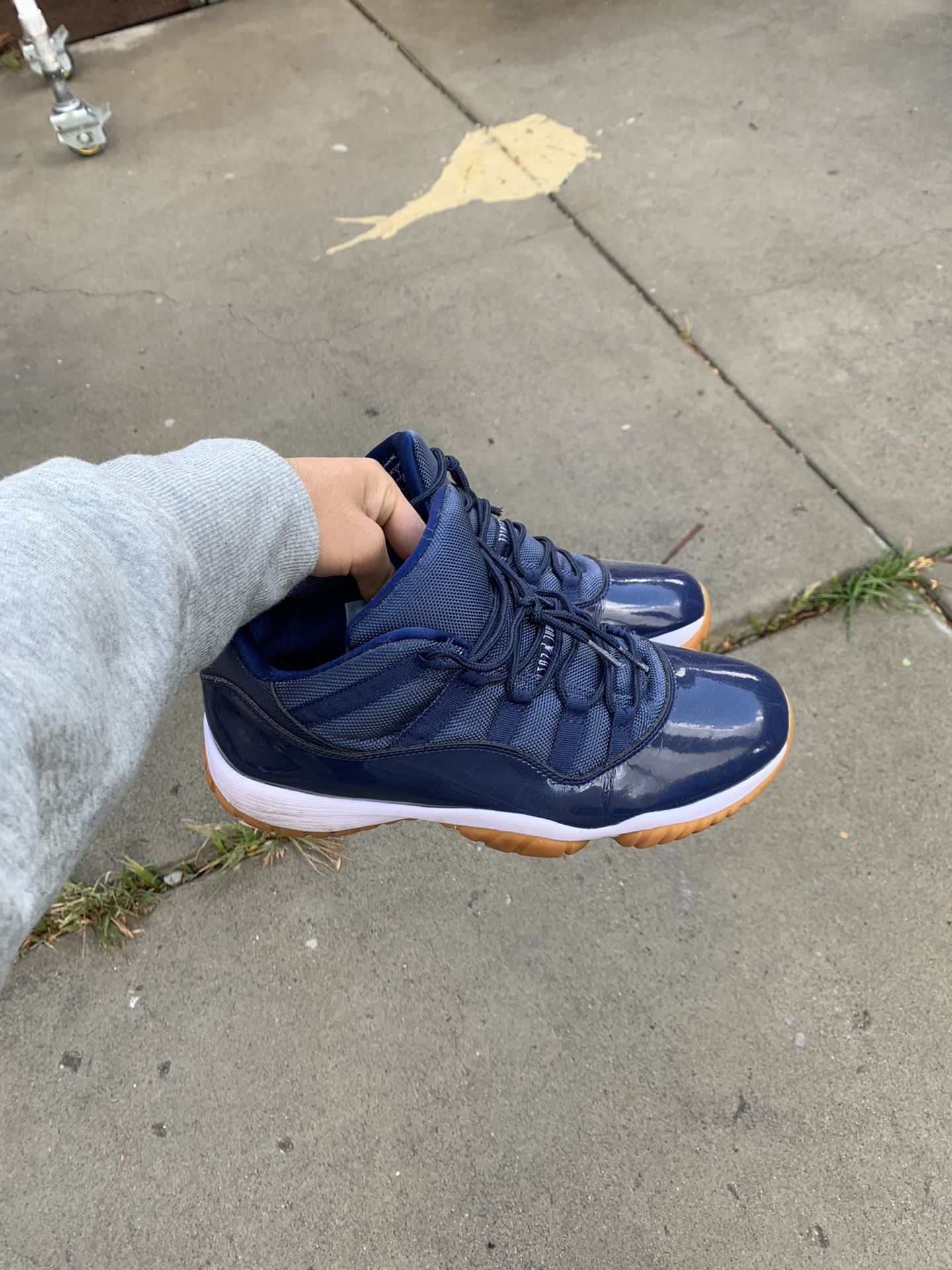 Midnight Navy 11s 