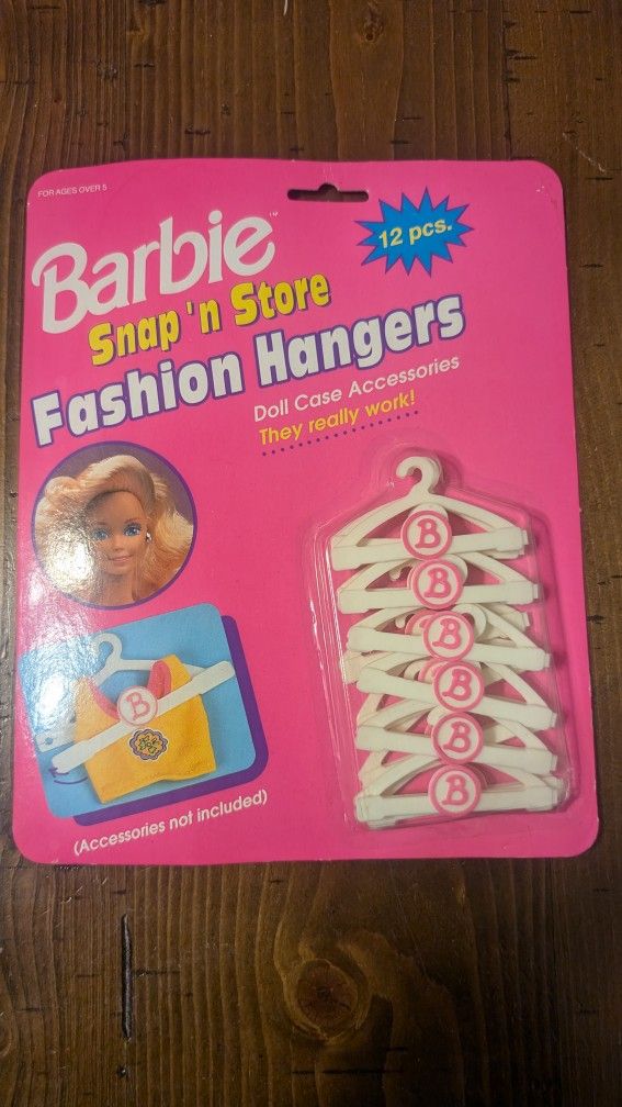 Barbie Snap  N Store Fashion Hangers Doll Case Accessories 1992 New