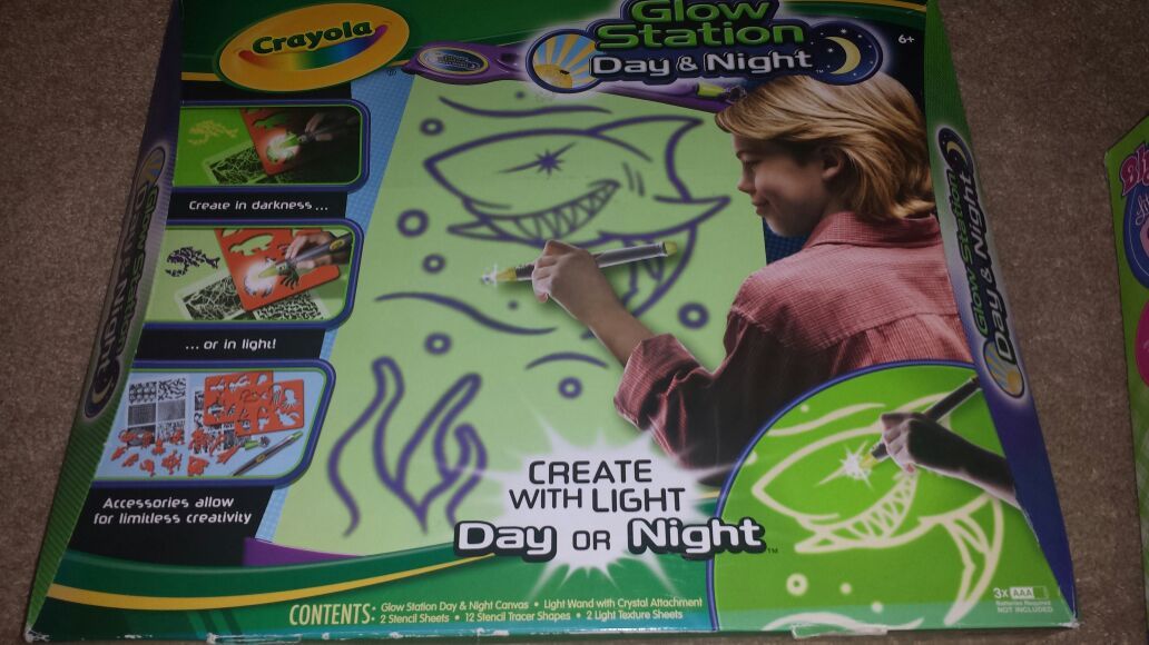 Crayola Glow Station Day & Night