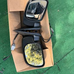 2001 Ford Excursion Side Mirrors 