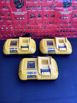 DEWALT 20V MAX / 60V MAX FLEX-VOLT LITHIUM-ION FAN COOLED FAST BATTERY CHARGER