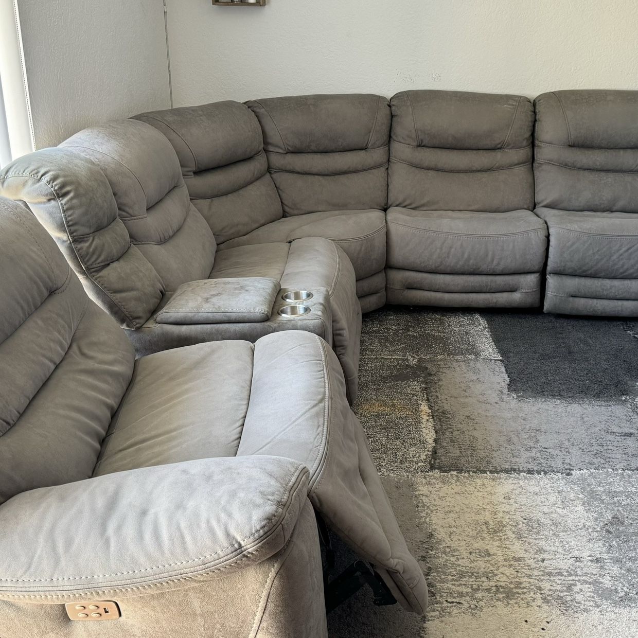 Recliner Sectional