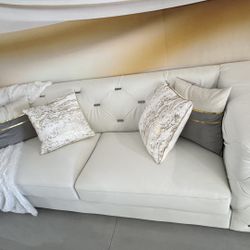 Leather Sofa From Dorado Furniture 