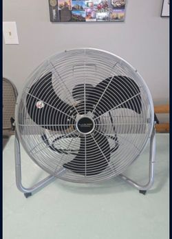 Blue Blower Adjustable Tilt 18 in. High Velocity Internal Oscillating