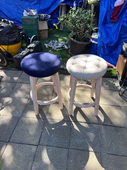 Set of 2 Swivel Bar Stools – Tufted Cushioned Seats, Natural Wood Legs