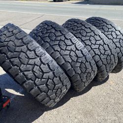 Toyo Open Country A/T LT35x12.50/20”