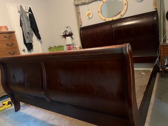 Beautiful king sleigh bed frame we deliver by 6pm today