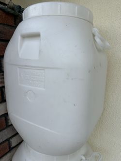 Empty Jumbo Size Buckets