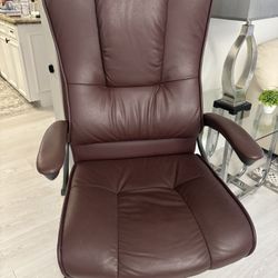 BURGUNDY LEATHER OFFICE CHAIR