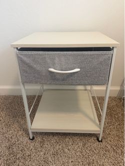 Nightstand/ End table