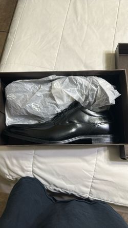 FLORSHEIM BLACK SHOES 9.5