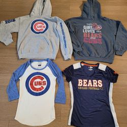 Bundle of Chicago Cubs & Bears Women's shirts Small