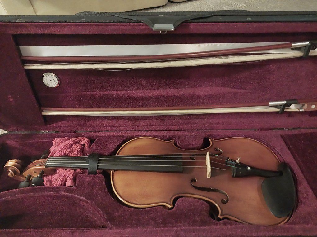 Full Size Violin With Case