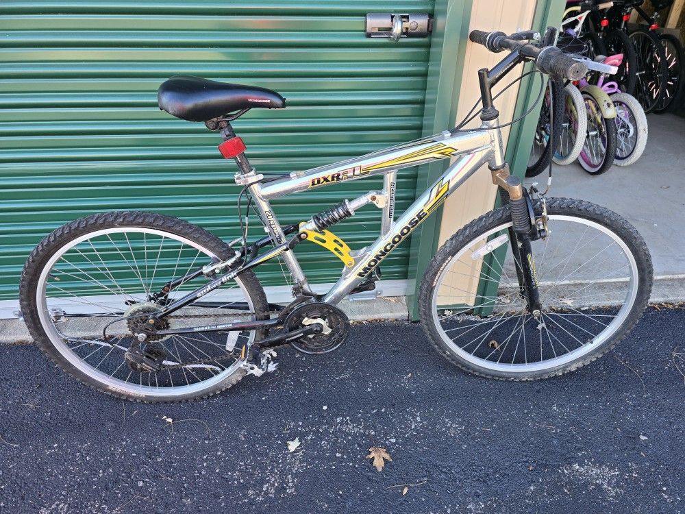 Men's 26" Mongoose Mountain Bike