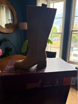 Brand New Kensie Brown Boots 8.5