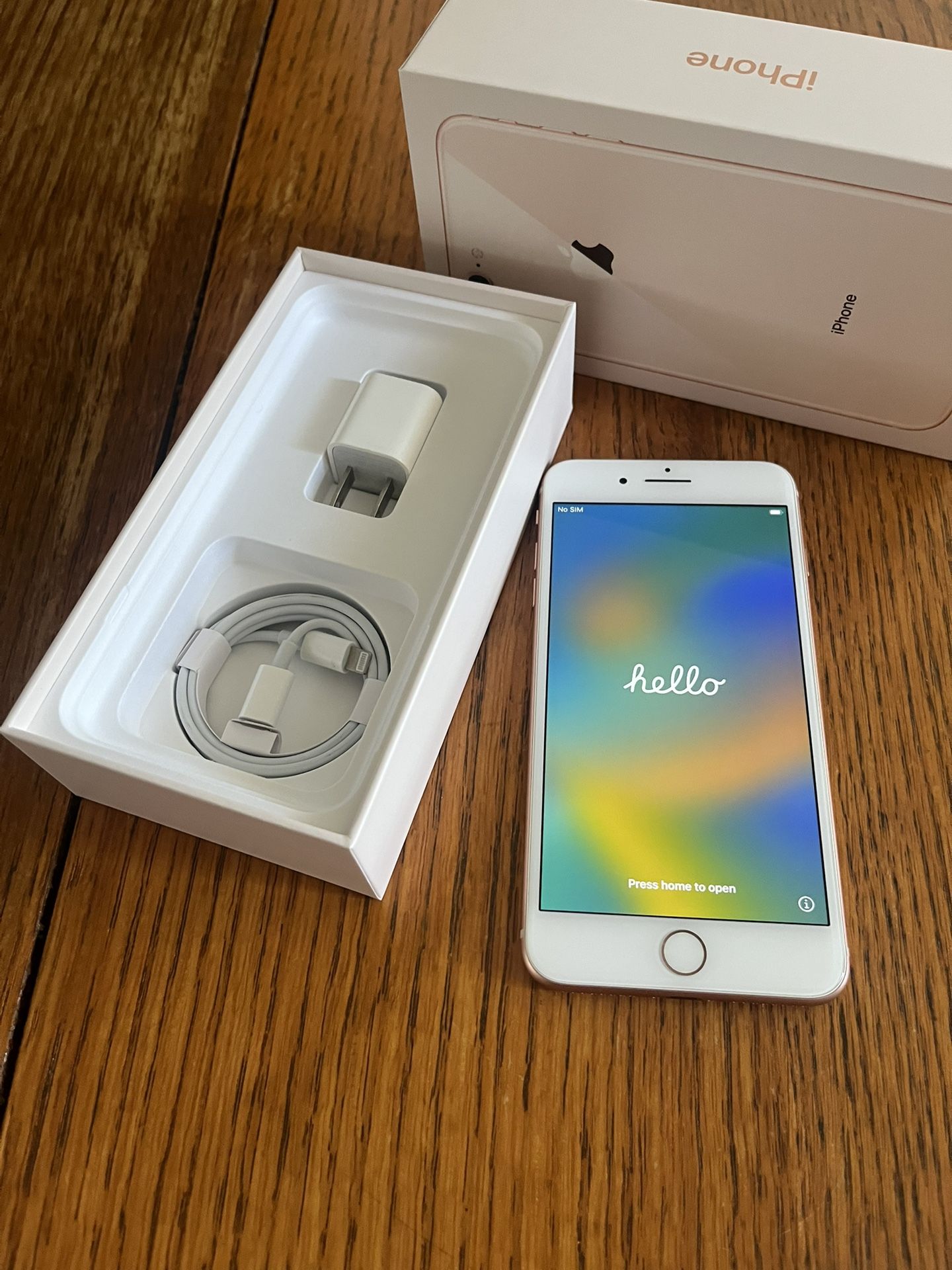 iPhone 8 Plus/ Color Gold 128 GB