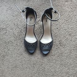 Women Fioni Heels Shoes Size 10