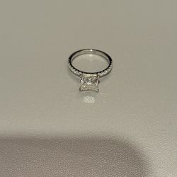 Gorgeous 3 Carat Total Weight Princess Cut Ring 