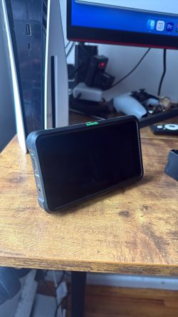 Shinobi monitor with batteries and charger