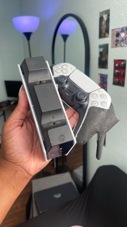 PS5 Controller & Charging Dock | Pickup only