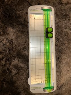 Paper cutter