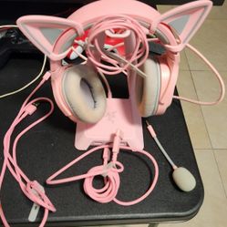 Razer Barracuda Pink Gaming Headset With Stand