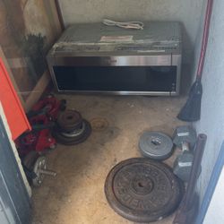 Large Microwave Top Of Ranger Like New 