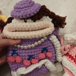 Handmade yarn phone bag