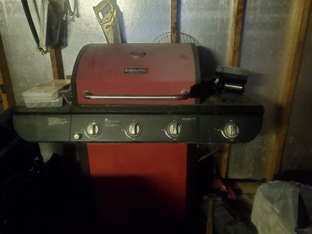 4 Burner Gas Grill