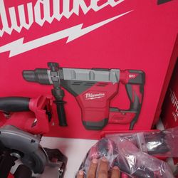 Milwaukee SDS Max Rotary Hammer 