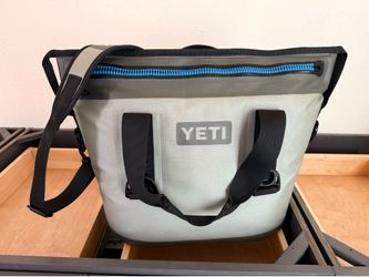 YETI  Hopper Two 20 Soft Cooler
