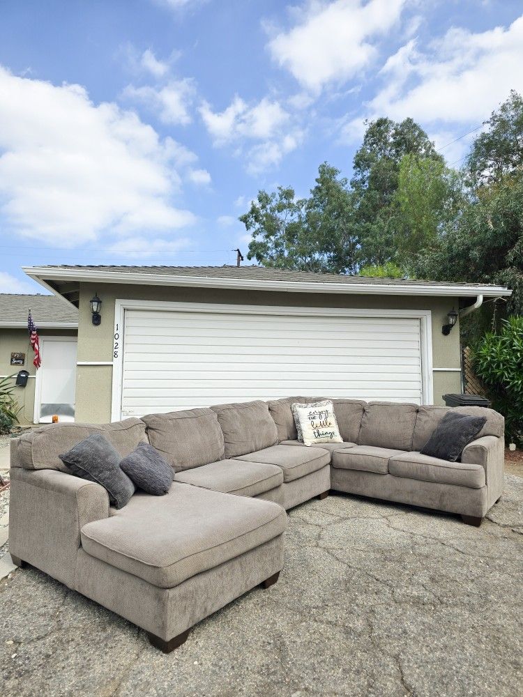 Delivery Available! Gray Sectional Couch Sofa Ashley Furniture Chaise