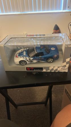 1/18 Chevrolet Corvette Safety Car Model
