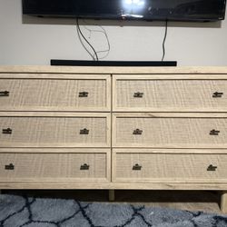 Ashley’s Furniture 6 Drawer Dresser 