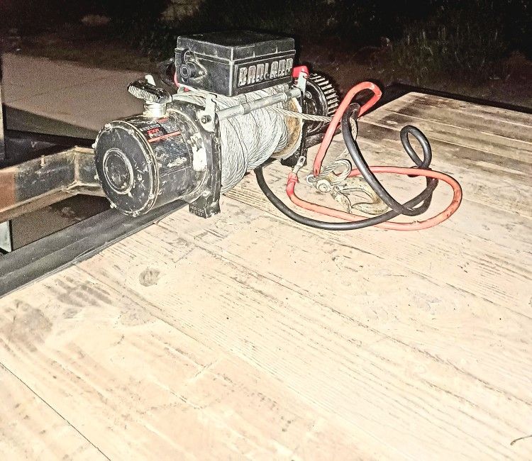 20 foot call heart car holler with winch dove tail.Don't kill