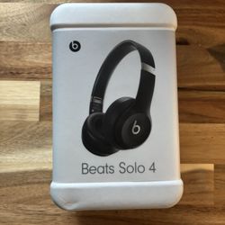 Beats Solo 4