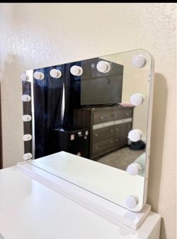 Vanity mirror with Bluetooth