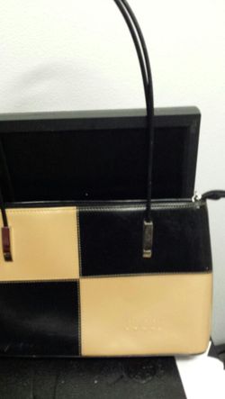 Gucci purse send me a offer