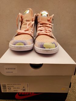 Women Jordan 1 mid coral W size 12 M size 10.5 supreme