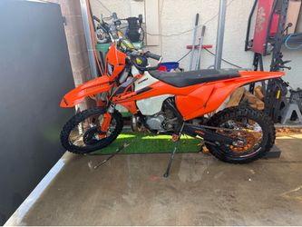 2017 KTM 300 XC 2-Stroke – Low Hours – Tons of Extras – Enduro / Desert / Trail
