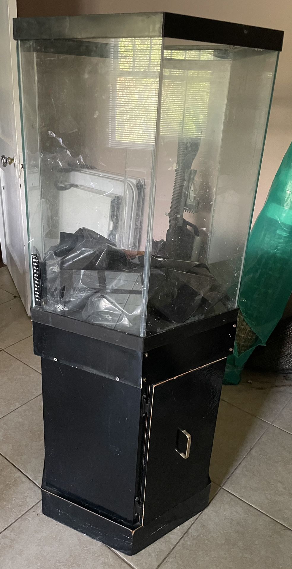Fish Tank For Sale W/pump And Accessories .