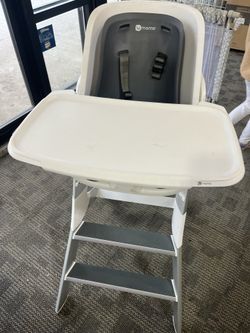 4 Moms High chair