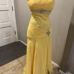 Yellow strapless prom dress with beading and rhinestones, with slit  #prom #eveningwear #yellowdress Size 5-6  Alteration made  Dress needs dry clean 