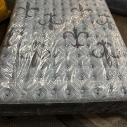 Stearns And Foster Estate Firm Pillow Top Mattress